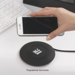 Настольное беспроводное зарядное устройство Light SOFTTOUCH с подсветкой логотипа, черный