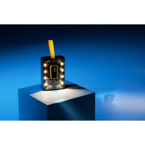 Зарядное устройство Shine 9000 mAh с LED-подсветкой, встроенными кабелями Type-C/Lightning/USB, черный с желтым