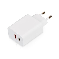 Сетевое зарядное устройство c выходами USB-A и USB-C и быстрой зарядкой QC/PD Recharger Pro, 30 Вт