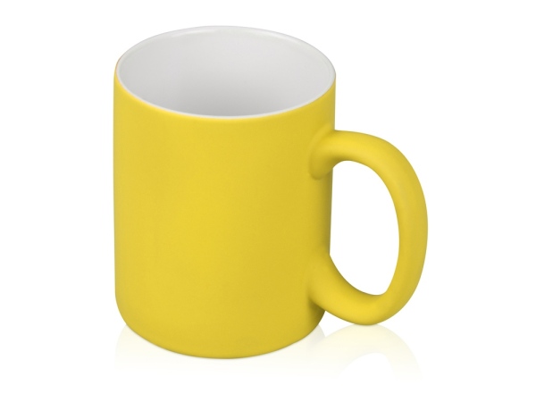 Кружка с покрытием soft-touch «Barrel of a Gum», цвет желтый